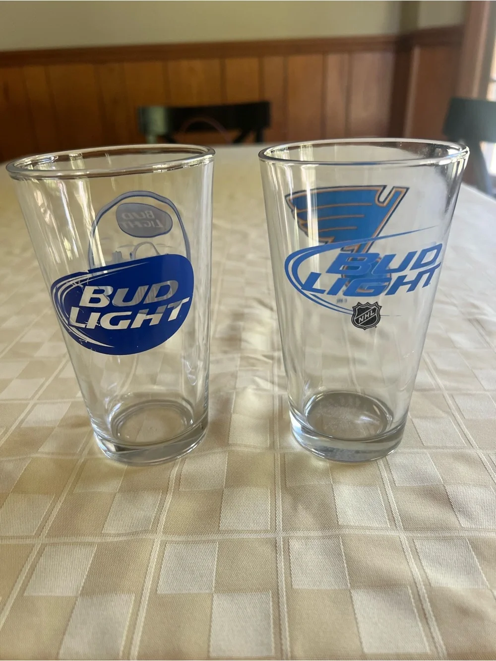 Budweiser Blue Logo Pint Glasses - Blue and White